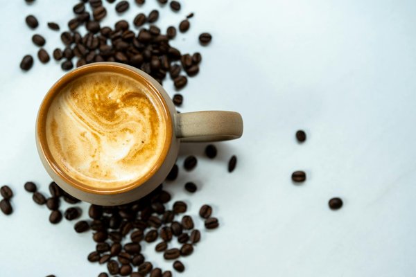 Welche Kleidungsstücke sind zeitlose Klassiker für Frauen?